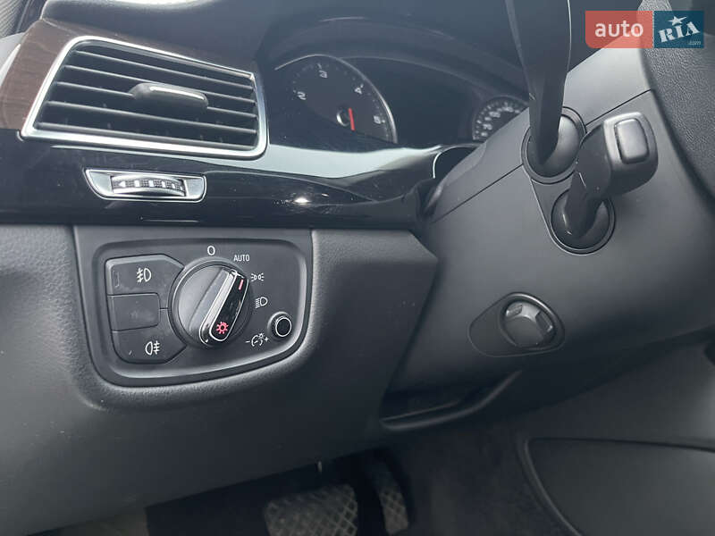 Седан Audi A8 2013 в Киеве