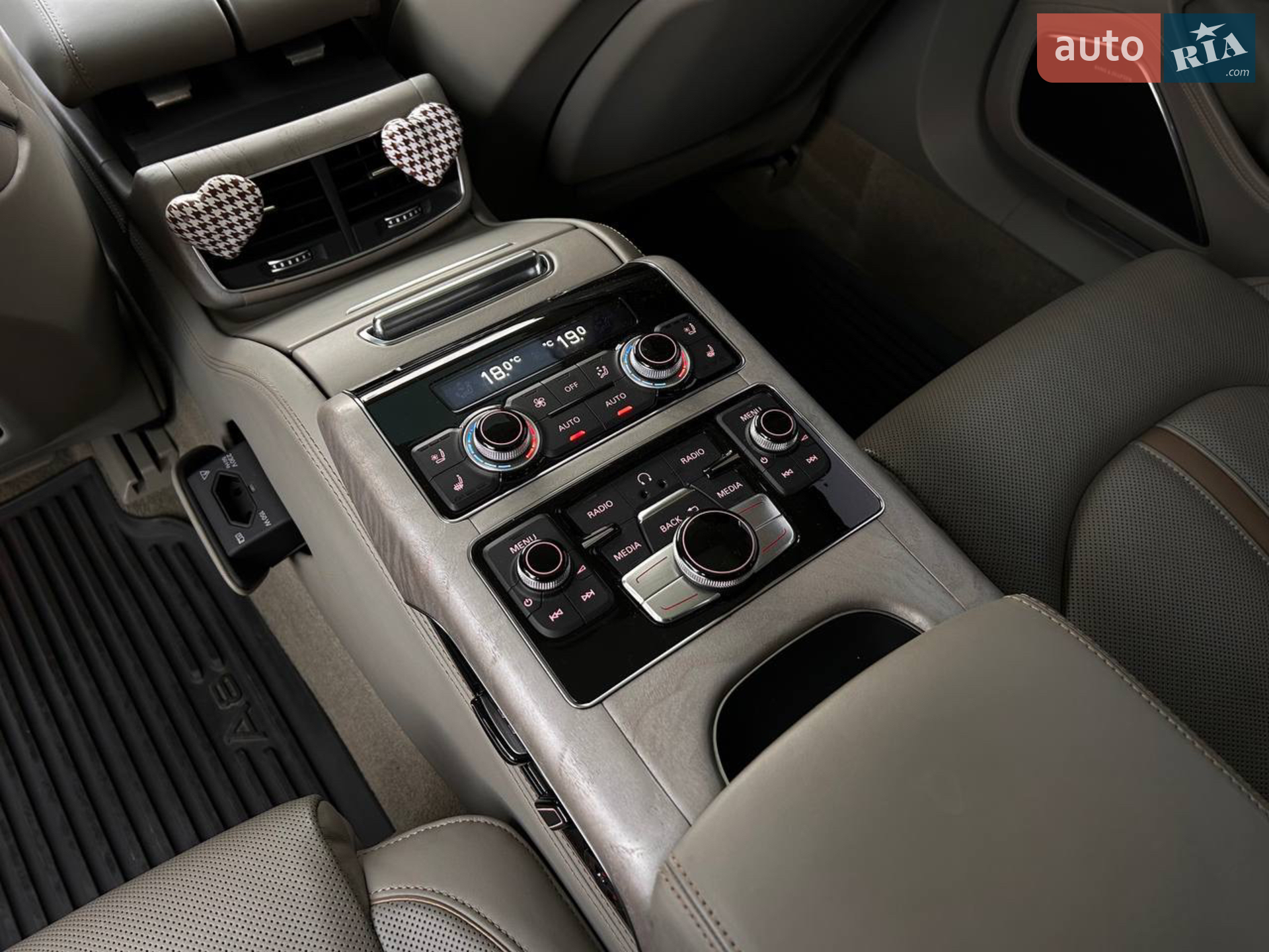 2013 Audi A8 - мініатюра 131