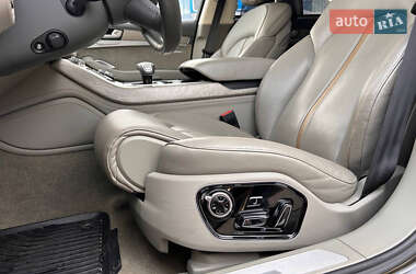 Седан Audi A8 2013 в Киеве