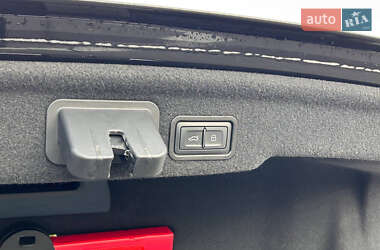 Седан Audi A8 2013 в Киеве