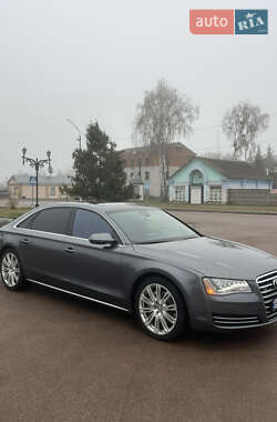 Седан Audi A8 2014 в Коростене