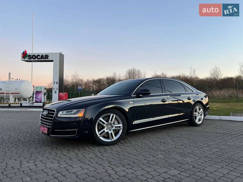 Седан Audi A8 2016 в Львові