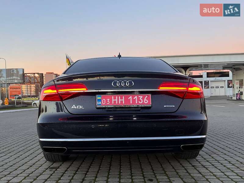 Седан Audi A8 2016 в Львові