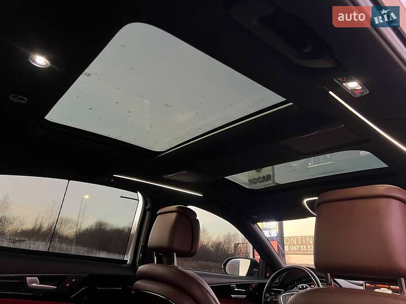 Седан Audi A8 2016 в Львові