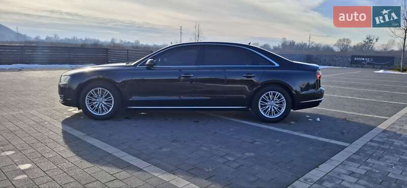 Седан Audi A8 2017 в Мукачево