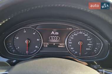 Седан Audi A8 2017 в Мукачевому