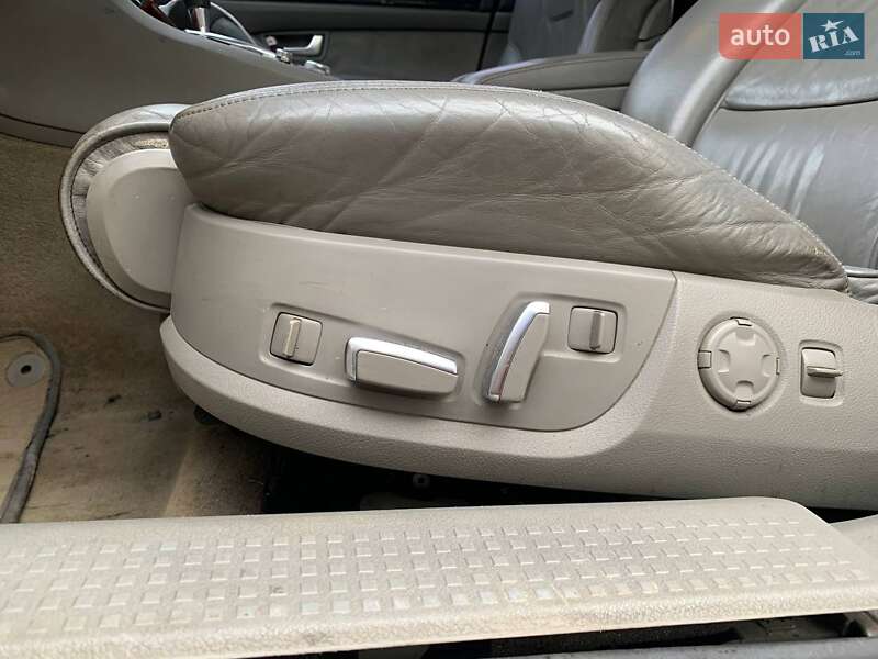Седан Audi A8 2003 в Коломые