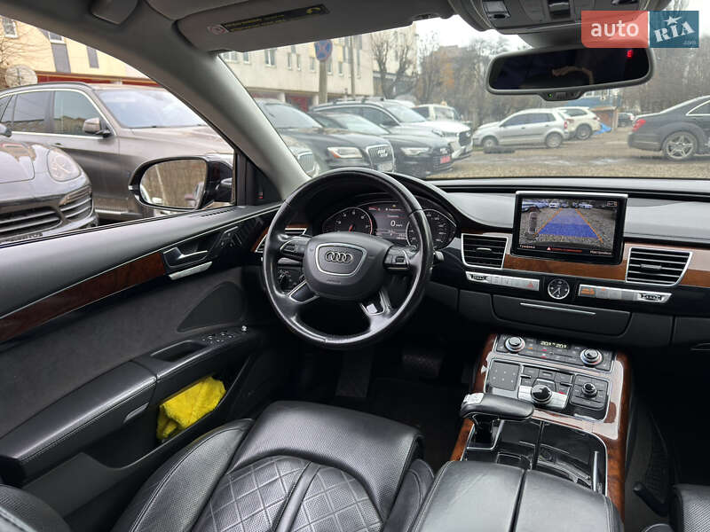 Седан Audi A8 2012 в Черновцах