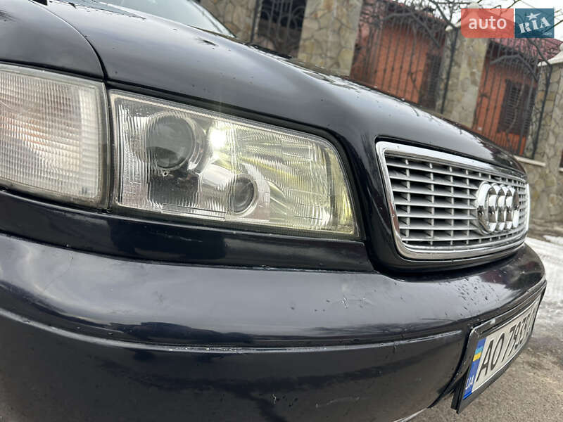 Седан Audi A8 1997 в Тячеве