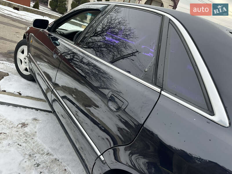 Седан Audi A8 1997 в Тячеве