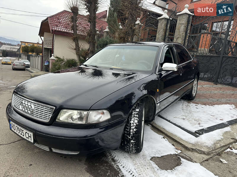 Седан Audi A8 1997 в Тячеве