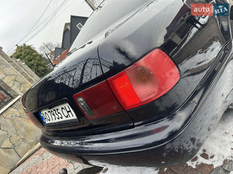 Седан Audi A8 1997 в Тячеве