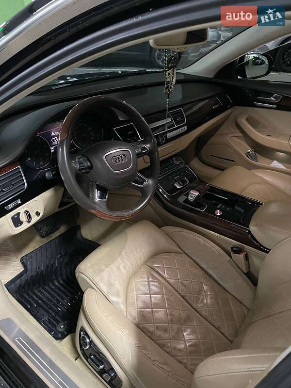 Седан Audi A8 2011 в Киеве