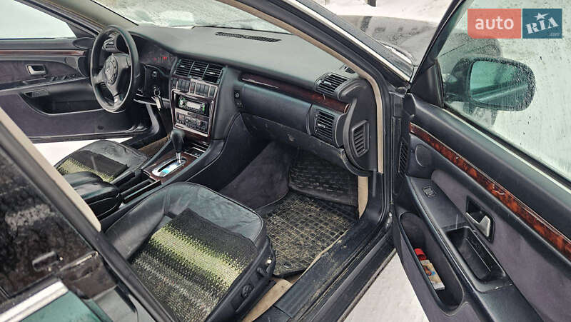 Седан Audi A8 1995 в Киеве