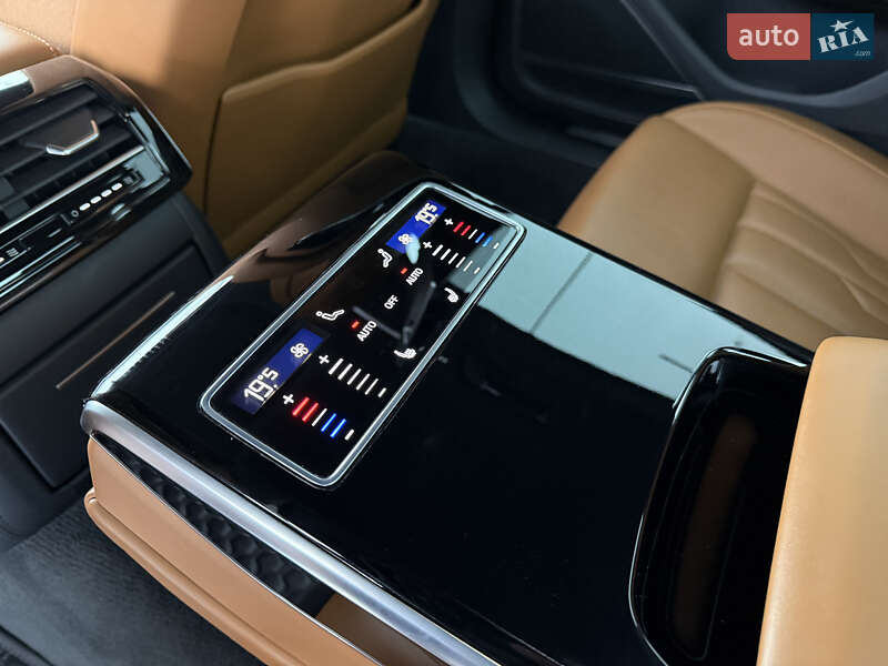 Седан Audi A8 2022 в Киеве фото 30 Седан Audi A8 2022 в Киеве