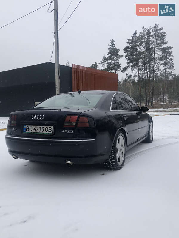 Седан Audi A8 2004 в Буче