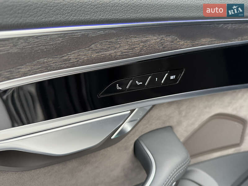 Седан Audi A8 2021 в Івано-Франківську