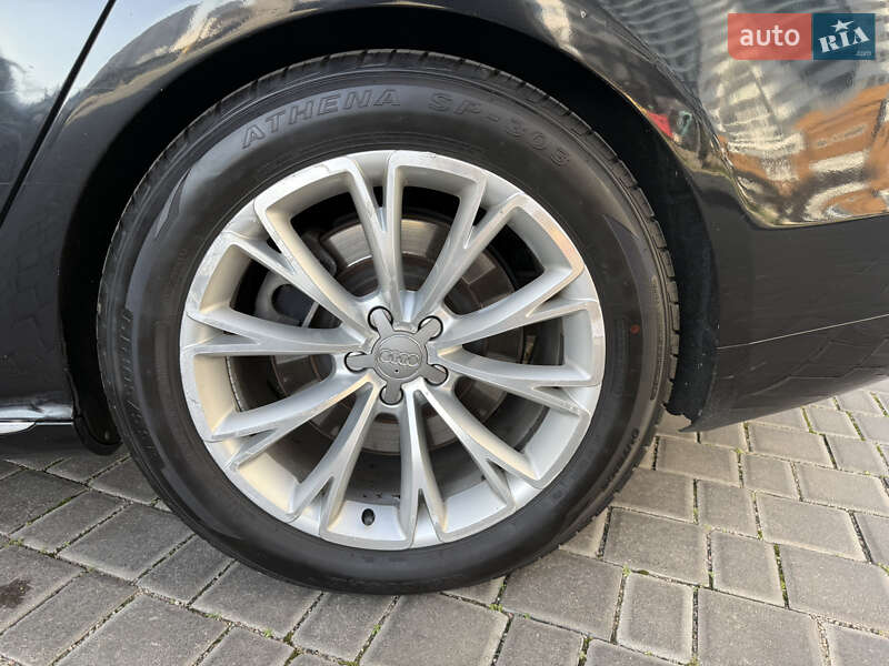 Седан Audi A8 2012 в Одессе