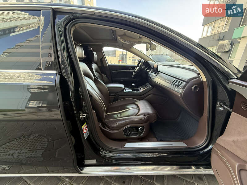 Седан Audi A8 2012 в Одессе