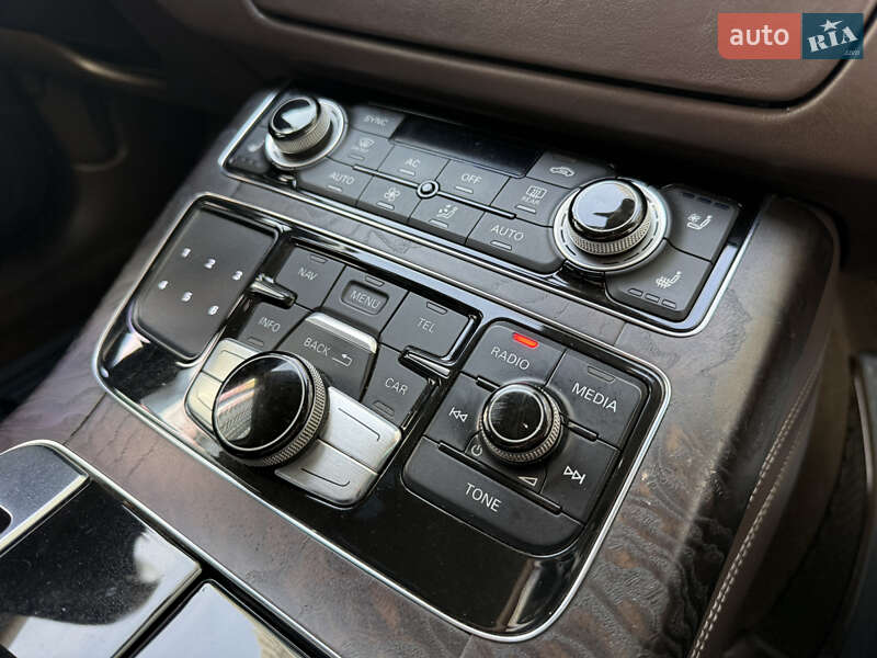 Седан Audi A8 2012 в Одессе