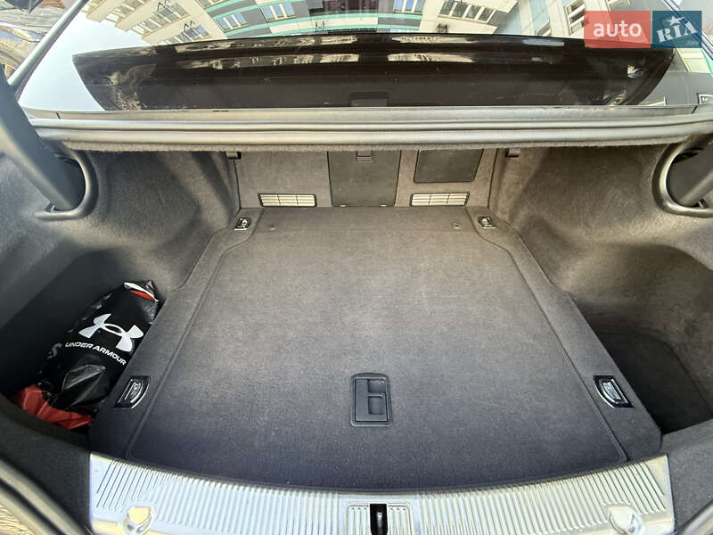 Седан Audi A8 2012 в Одессе