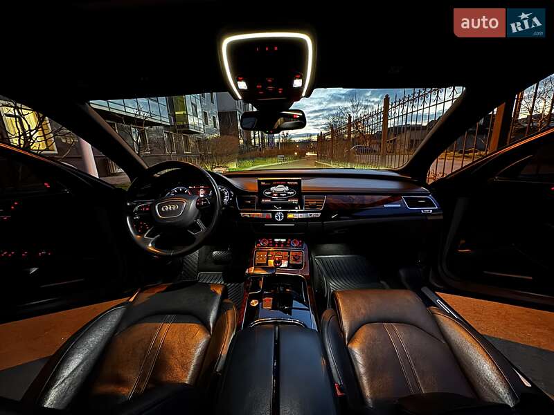 Седан Audi A8 2013 в Одессе