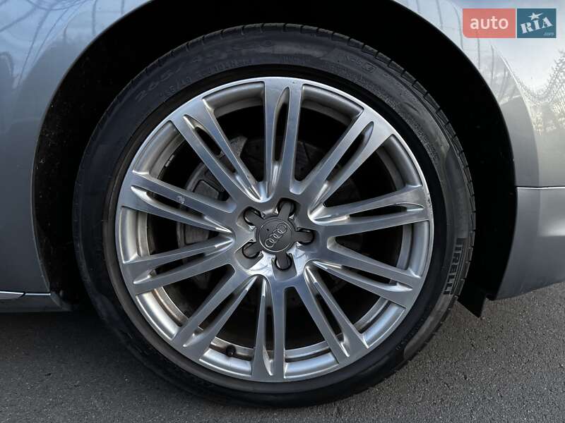 Седан Audi A8 2013 в Одессе
