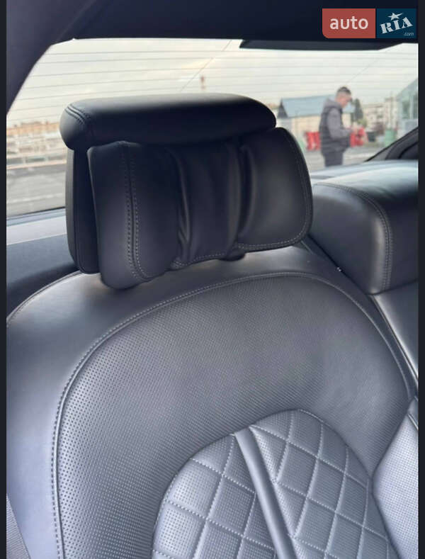 Седан Audi A8 2016 в Запорожье