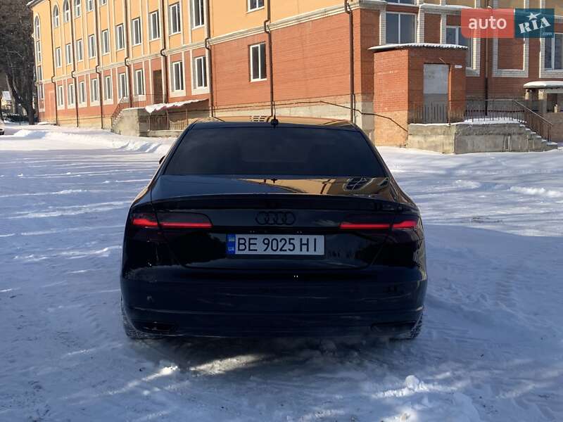 Седан Audi A8 2015 в Умани