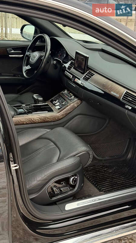 Седан Audi A8 2016 в Ровно