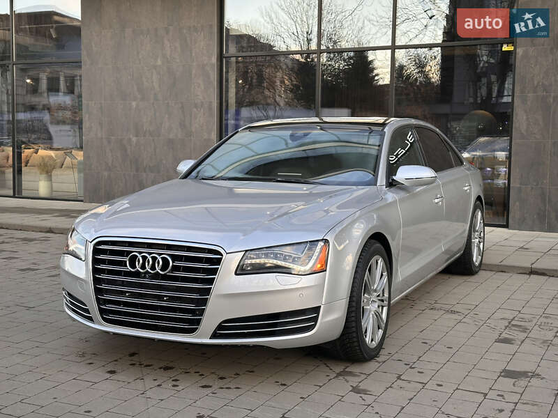 Седан Audi A8 2012 в Ужгороде
