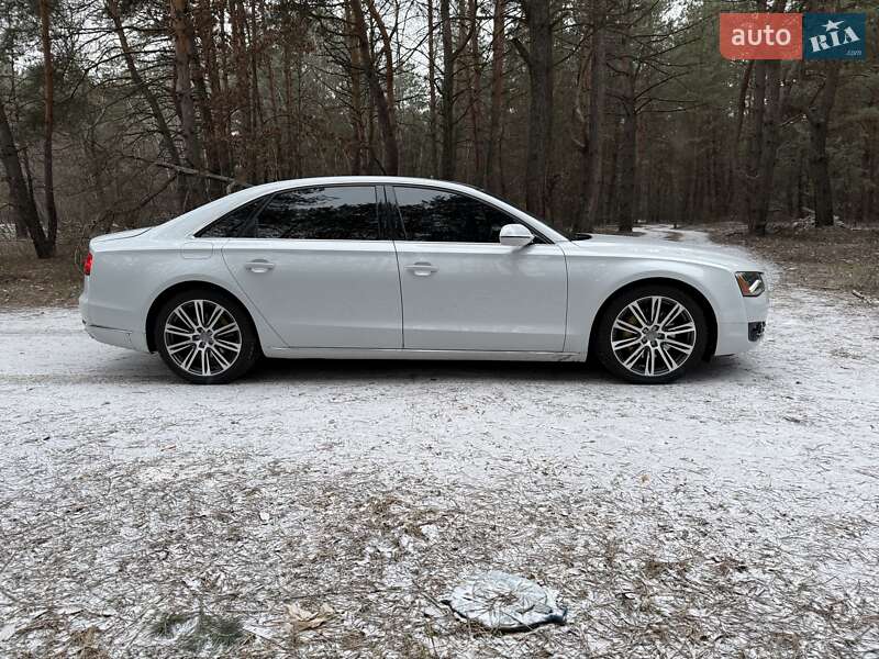 Седан Audi A8 2013 в Киеве
