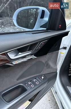 Седан Audi A8 2013 в Києві