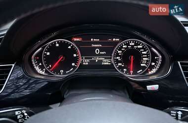 Седан Audi A8 2013 в Києві