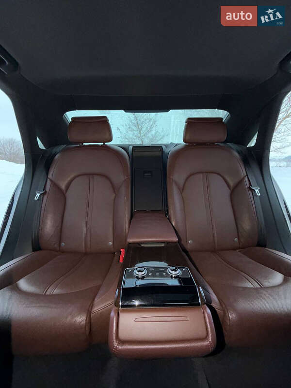 Седан Audi A8 2013 в Луцке