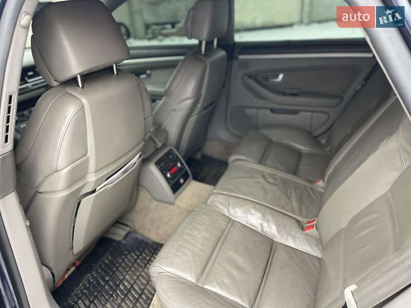 Седан Audi A8 2004 в Полтаве