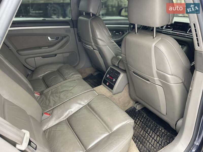 Седан Audi A8 2004 в Полтаве