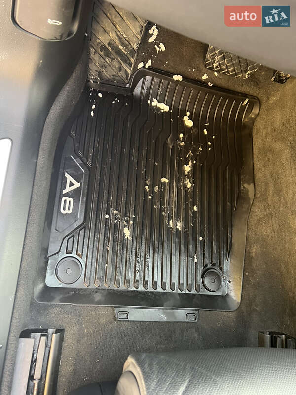 Седан Audi A8 2019 в Львове