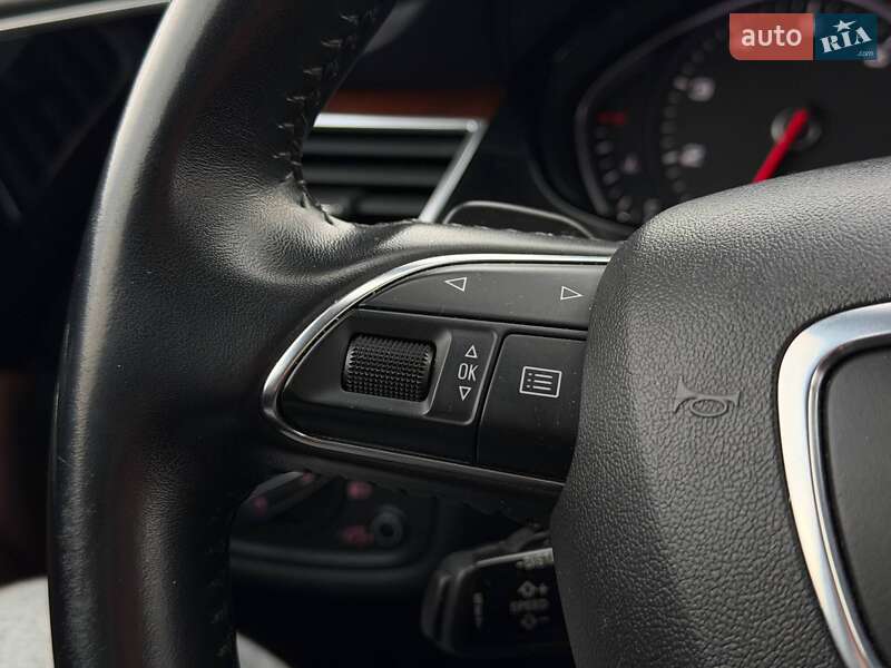 Седан Audi A8 2012 в Кривом Роге