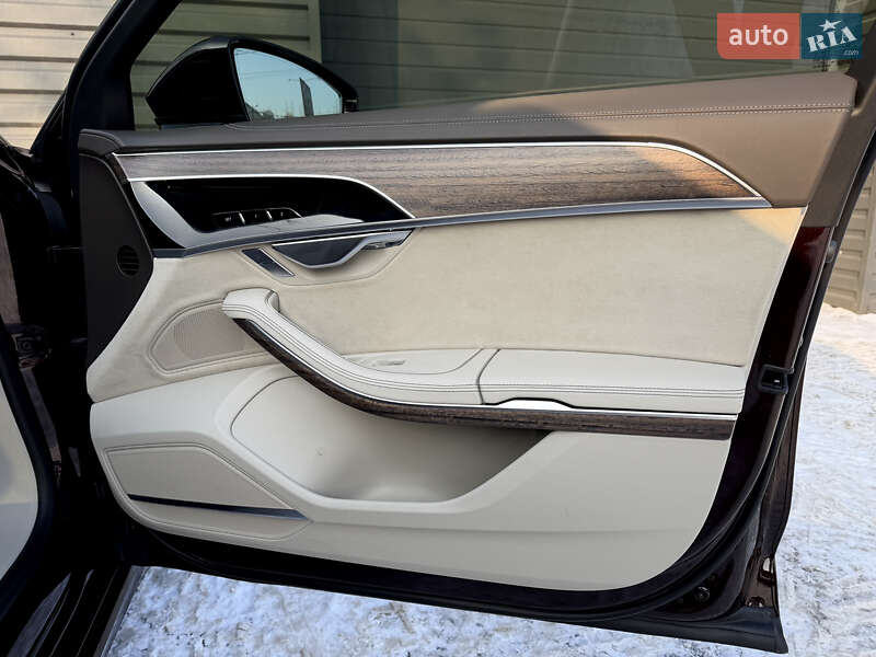 Седан Audi A8 2020 в Киеве