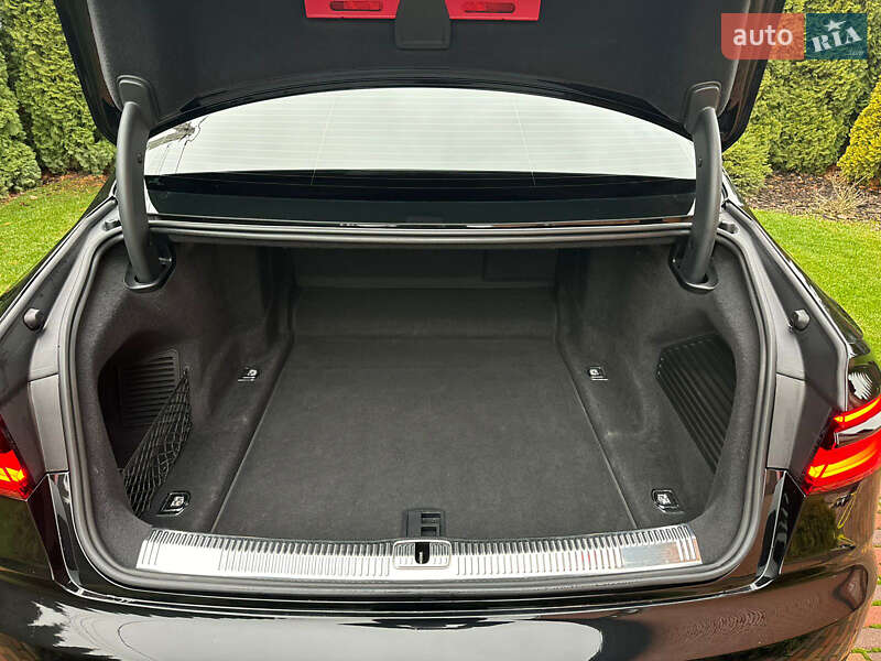 Седан Audi A8 2021 в Днепре