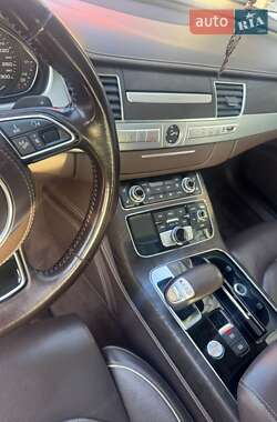 Седан Audi A8 2014 в Ужгороде