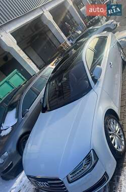 Седан Audi A8 2014 в Ужгороде