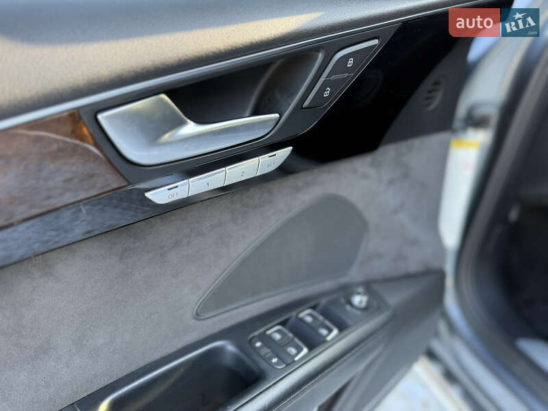 Седан Audi A8 2014 в Киеве