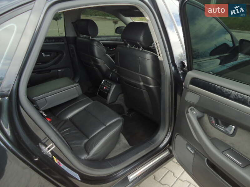 Седан Audi A8 2004 в Львове