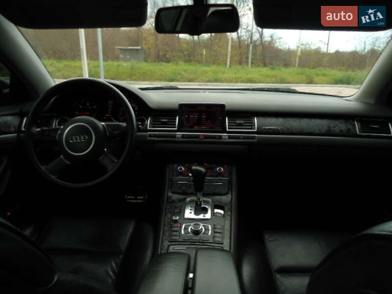 Седан Audi A8 2004 в Львове