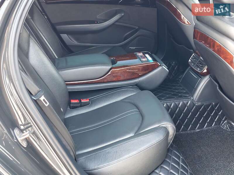 Седан Audi A8 2013 в Житомире