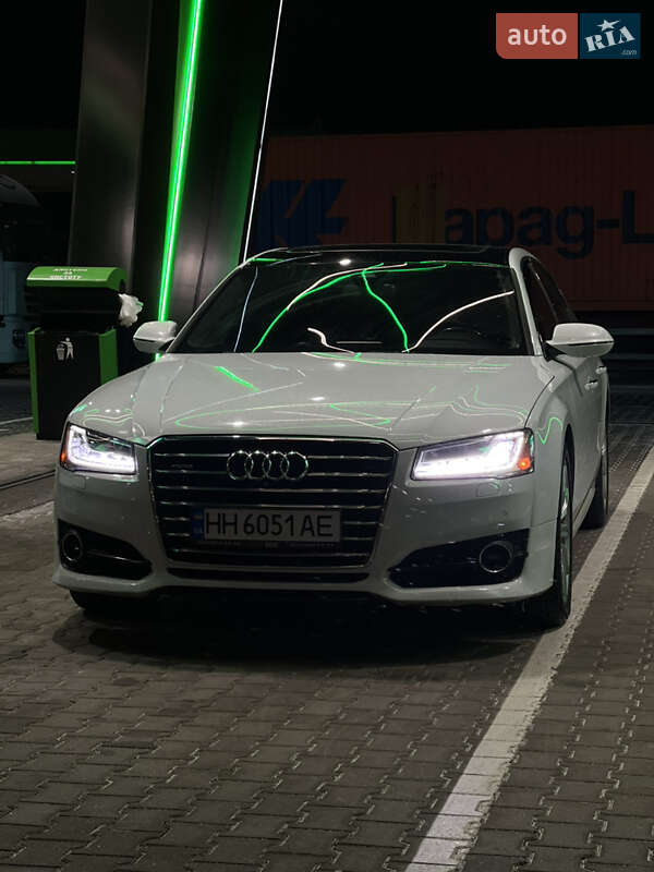Седан Audi A8 2016 в Одессе