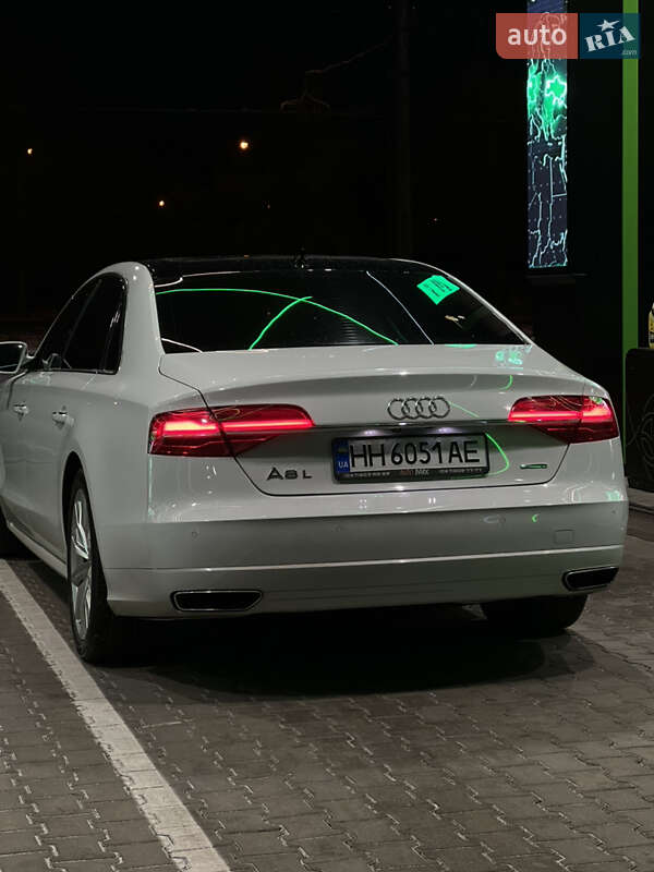 Седан Audi A8 2016 в Одессе