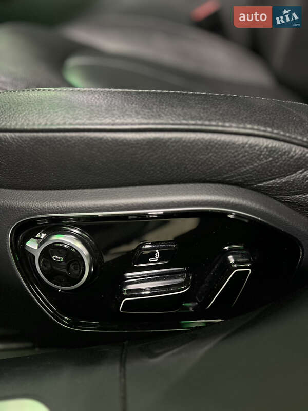 Седан Audi A8 2016 в Одессе